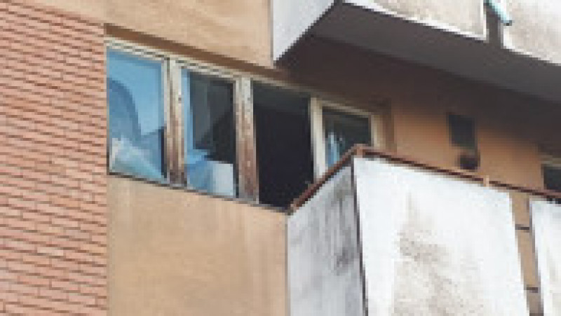 Explozia a spart geamurile locuințelor din zonă. Foto: NewsAr.ro | Poza 3 din 8