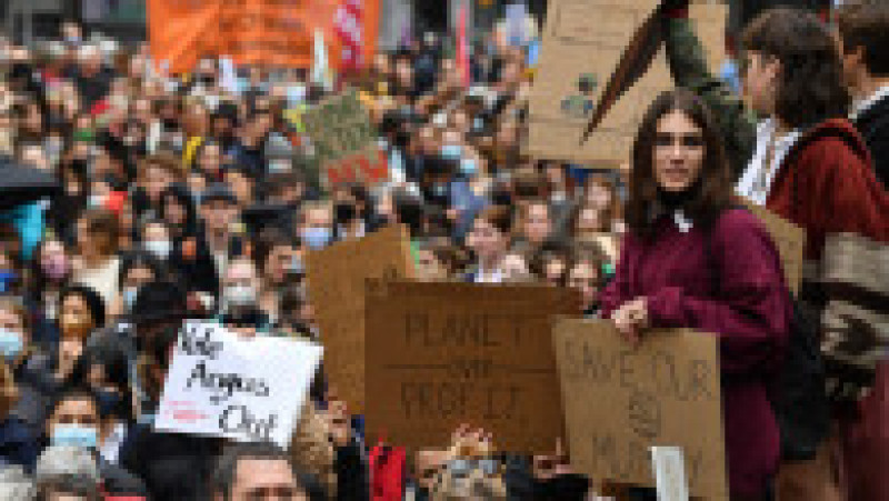 Protest de amploare în Australia. Mii de elevi au plecat de la ore pentru a demonstra pentru apărarea mediului. FOTO: Agerpres | Poza 1 din 3