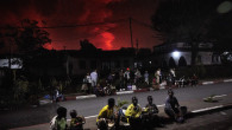 Panică în Congo după ce vulcanul Nyiragongo a erupt brusc și puternic. FOTO: Agerpres | Poza 2 din 3