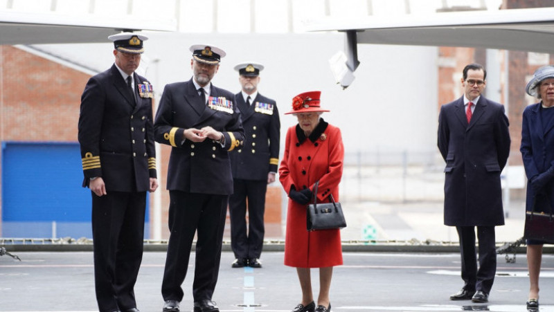 Regina Elisabeta a vizitat noul portavion al Marii Britanii. Foto: Profimedia 