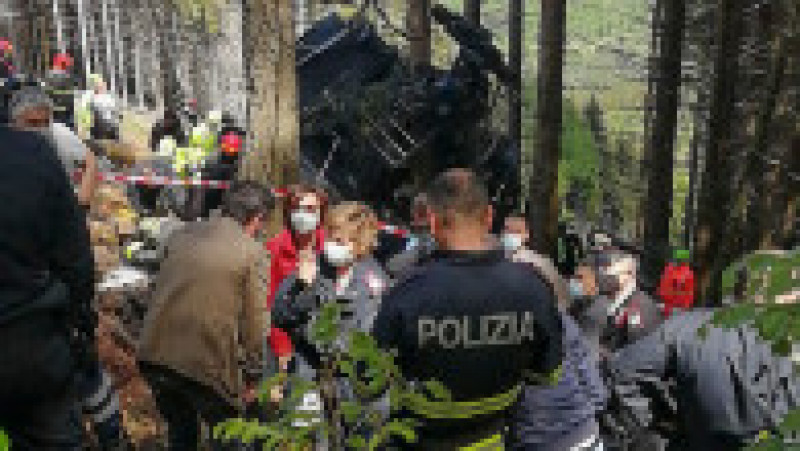 Salvatorii și poliția, la locul prăbușirii telecabinei Foto: Profimedia | Poza 6 din 6