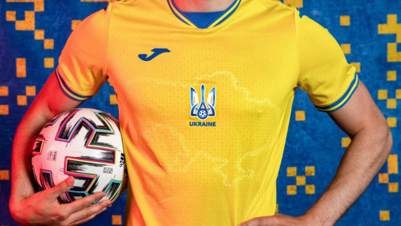Harta Ucrainei care înglobează Crimeea, inscripționată pe tricourile care vor fi folosite la EURO 2020 de jucătorii ucraineni. Foto: Facebook / Andrei Pavelko