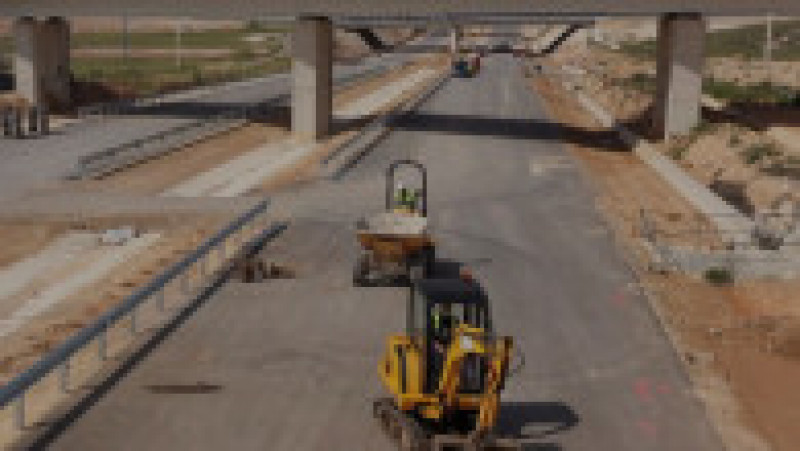 Spectaculoasa autostradă din Spania. Constructorul a renunțat la ciment. Captură video Euronews | Poza 5 din 6