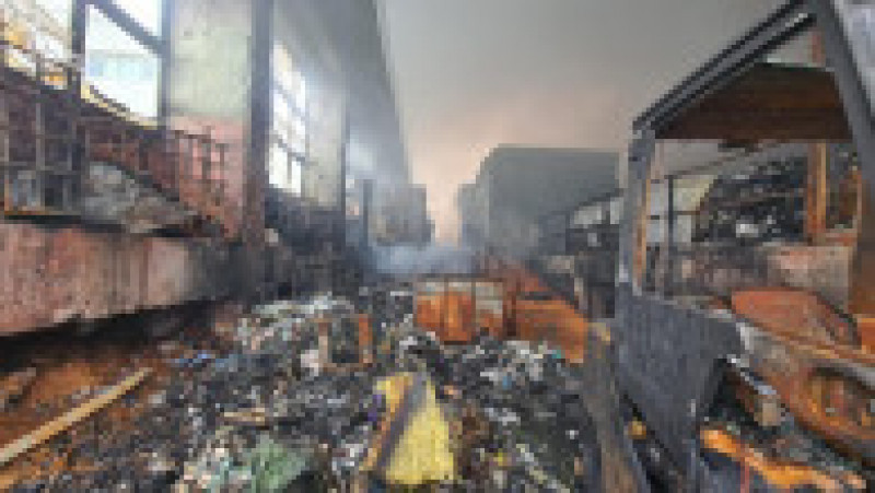 Depozitul de colectare a deșeurilor periculoase din Brazi, după incendiu. Foto: ISU Prahova | Poza 5 din 6