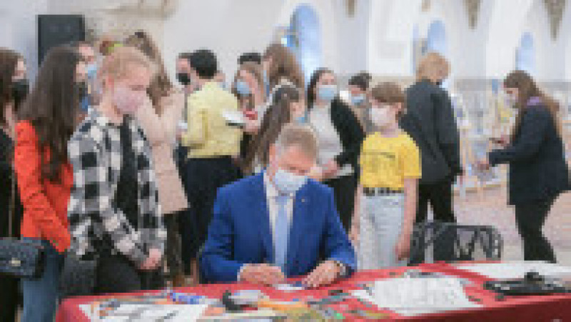 Președintele Klaus Iohannis a participat la mai multe evenimente dedicate copiilor, de 1 iunie, la Palatul Cotroceni. Foto: Administrația Prezidențială | Poza 3 din 4