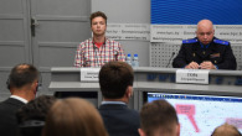 Roman Protasevici la conferința de presă susținută la Ministerul belorus de Externe. Foto: Profimedia Images | Poza 2 din 3