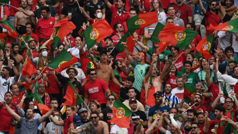 Fanii portughezi se bucură la primul gol înscris de echipa lor în meciul cu Ungaria de la EURO 2020 Foto: Profimedia