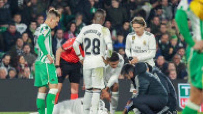 Karim Benzema și-a rupt degetul mic de la mâna dreaptă în urma ciocnirii cu un adversar la meciul din 13 ianuarie 2019 Foto: Profimedia | Poza 1 din 5