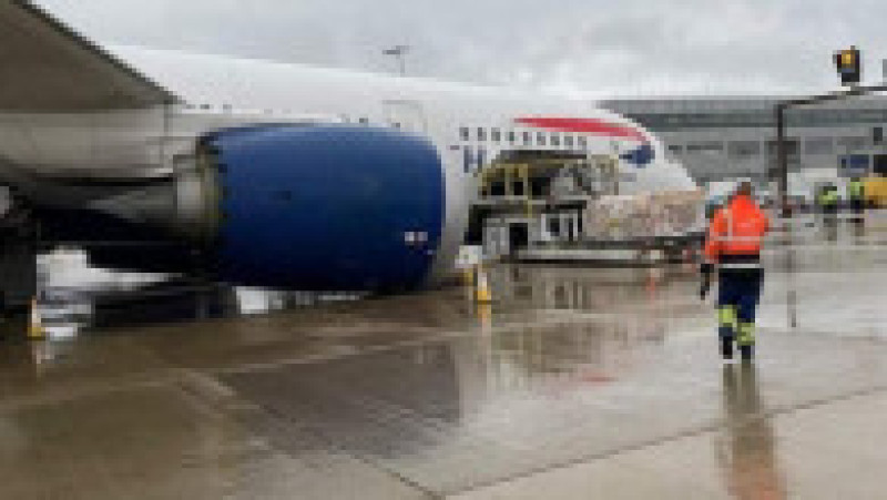 Echipele de intervenție evaluează pagubele. Foto: Facebook / AirLive.net | Poza 4 din 7