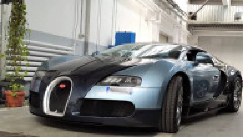 Un Bugatti Veyron a fost înmatriculat în România, anunță RAR FOTO: Registrul Auto Român | Poza 1 din 4