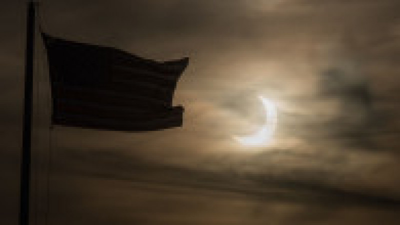 Eclipsa parțială de soare văzută din Massachussets, SUA. Foto: GettyImages | Poza 10 din 13