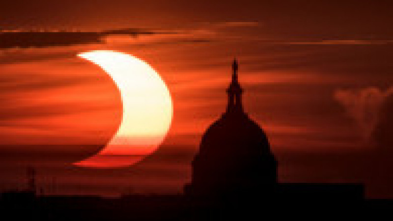 Eclipsa parțială de soare văzută din Washington, SUA. Foto: GettyImages | Poza 3 din 13