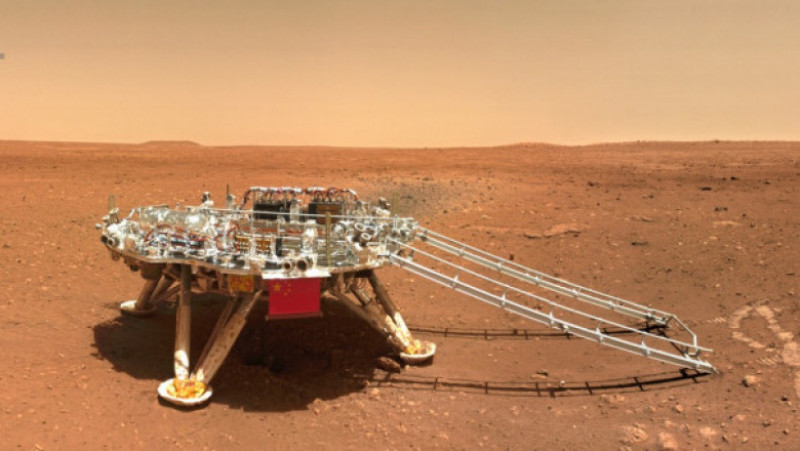  China a publicat noi imagini surprinse de roverul său Zhurong pe Marte. Foto: Profimedia 