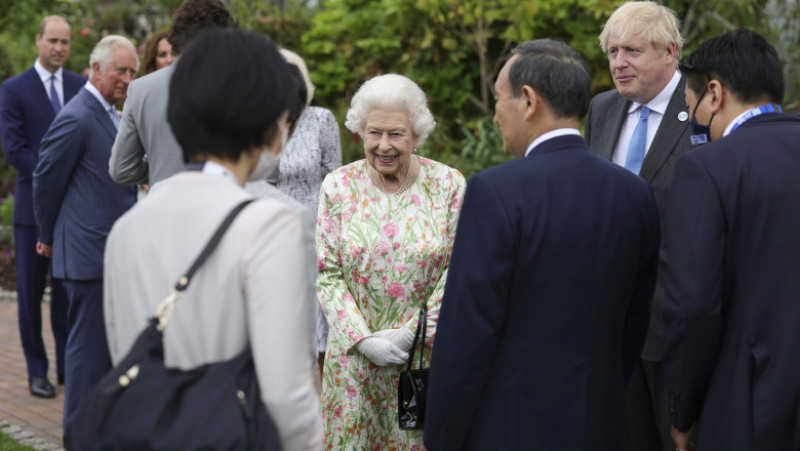 Regina Elisabeta a II-a a Marii Britanii a fost gazda unei recepţii în onoarea liderilor statelor din grupul G7. FOTO: Agerpres