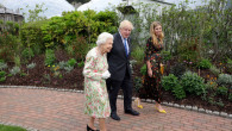 Regina Elisabeta a II-a a Marii Britanii a fost gazda unei recepţii în onoarea liderilor statelor din grupul G7. FOTO: Agerpres | Poza 2 din 5