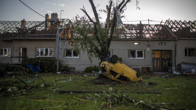 Efectele devastatoare ale tornadei din Cehia. FOTO: Agerpres