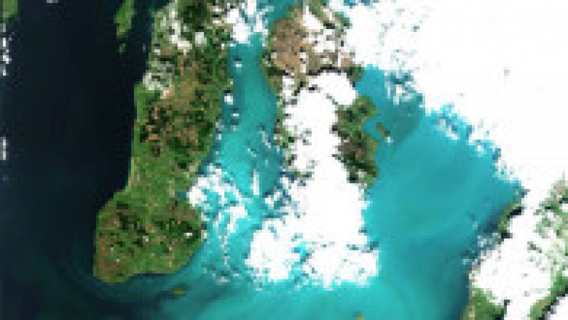 Imagine din satelit a mării din jurul insulei Arran, din Scoția. Foto: Captură Twitter/@NEODAAS | Poza 7 din 7
