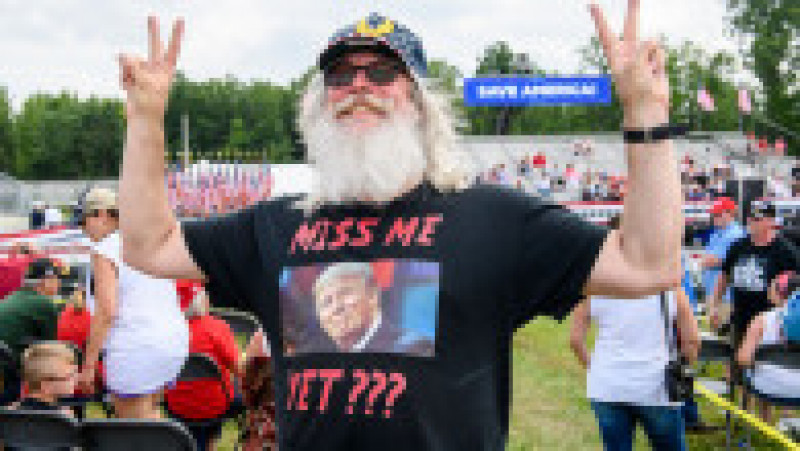 Fan Trump purtând tricou cu idolul său. Foto: Profimedia | Poza 4 din 11