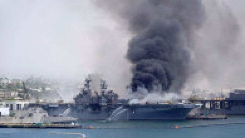 Incendiul de la bordul USS Richard Bonhomme a pornit pe 12 iulie 2020 și a fost stins după 4 zile. Sursa foto: Profimedia Images | Poza 31 din 32