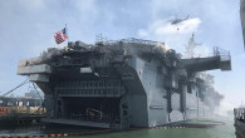 Incendiul de la bordul USS Richard Bonhomme a pornit pe 12 iulie 2020 și a fost stins după 4 zile. Sursa foto: Profimedia Images | Poza 11 din 32