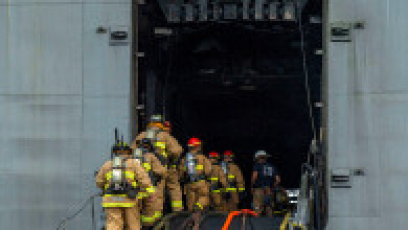 Incendiul de la bordul USS Richard Bonhomme a pornit pe 12 iulie 2020 și a fost stins după 4 zile. Sursa foto: Profimedia Images | Poza 18 din 33