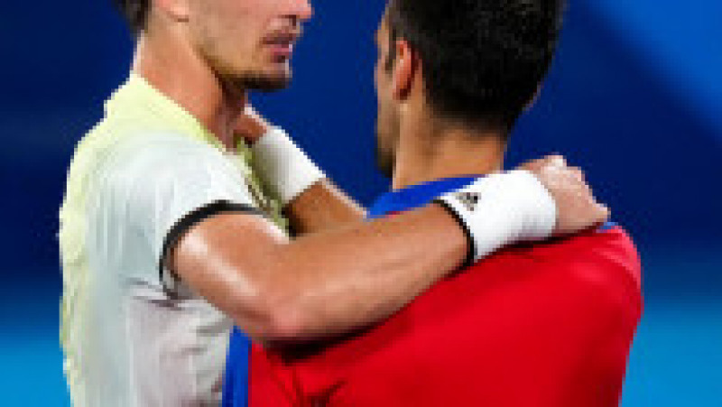Tenismanul german Alexander Zverev şi-a cerut scuze cu lacrimi în ochi după ce l-a învins pe sârbul Novak Djokovic. Foto: Profimedia | Poza 7 din 7