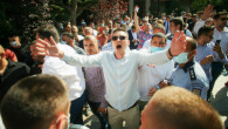 Scandal și îmbrânceli la alegerile pentru conducerea PNL Timișoara. Foto: Inquam Photos Virgil Simonescu | Poza 1 din 5