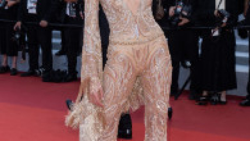 Candice Swanepoel pe covorul roșu de la Cannes. Foto: Profimedia Images | Poza 14 din 15