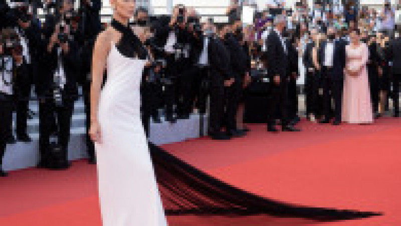 Bella Hadid pe covorul roșu de la Cannes. Foto: Profimedia Images | Poza 10 din 15