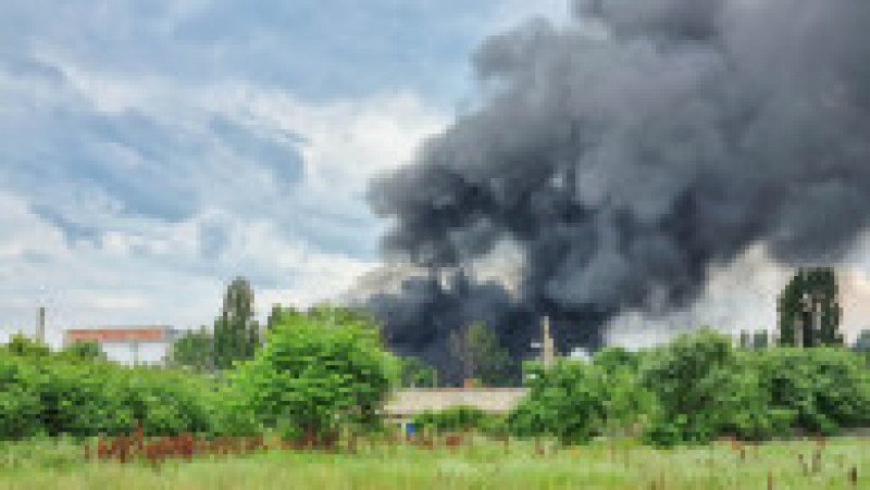Un incendiu s-a produs sâmbătă, 3 iulie 2021, la fabrica de materiale de construcții CELCO din Constanța Foto: Inquam Photos / Daniel Stoenciu | Poza 1 din 4