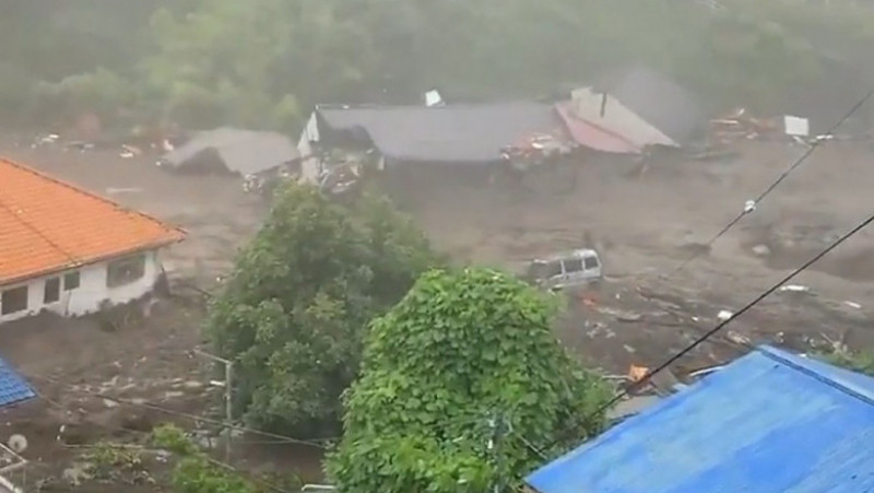 În jur de 20 de persoane sunt dispărute după o alunecare de teren în Japonia. Foto: Profimedia Images