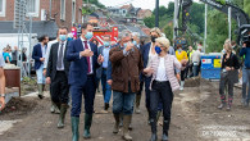 Premierul belgian Alexander De Croo și șefa Comisiei Europene, Ursula Von der Leyen, vizitează zonele afectate de inundații în Belgiia. Foto:: Profimedia Images | Poza 11 din 11