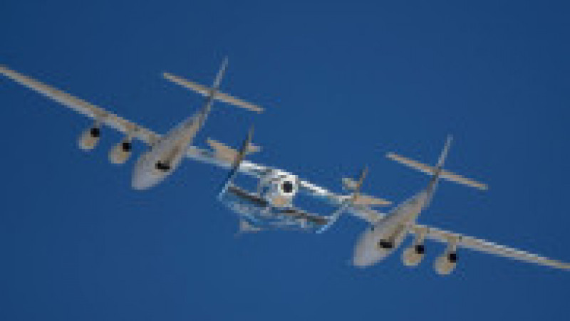Avionul purtător WhiteKnight decolează cu SpaceShipTwo Unity Foto: Profimedia | Poza 4 din 9