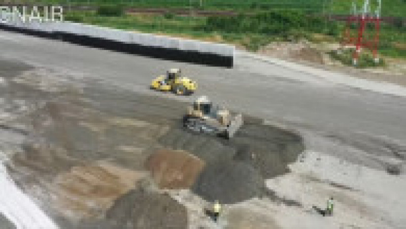 Cum se lucrează pe șantierul autostrăzii Sebeș-Turda. FOTO: Captura CNAIR | Poza 4 din 6