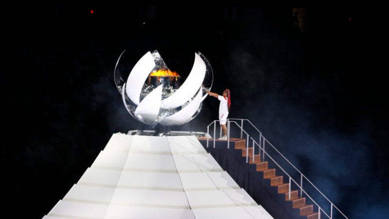 Naomi Osaka aprinde flacăra olimpică de la Tokyo Foto: Profimedia