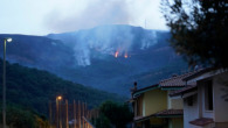 Incendii care devastează o parte a insulei Sardinia. Foto: Profimedia Images | Poza 10 din 10