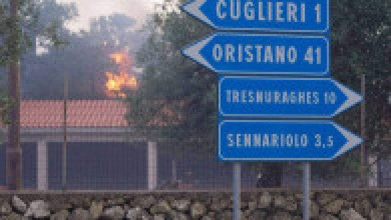 Incendii care devastează o parte a insulei Sardinia. Foto: Profimedia Images | Poza 3 din 10