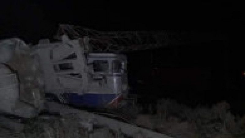 Un tren de marfă a intrat într-o altă garnitură care staționa la Fetești. Sursa foto: imagini amator | Poza 23 din 28