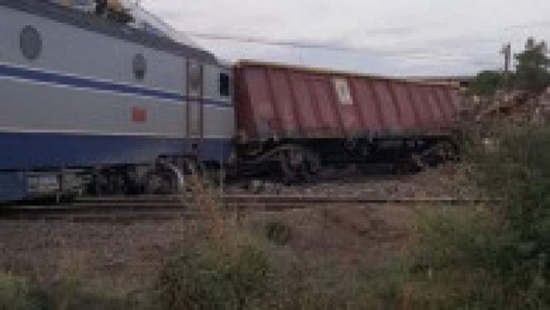 Un tren de marfă a intrat într-o altă garnitură care staționa la Fetești. Sursa foto: Federația Sindicatelor Mecanicilor de Locomotivă | Poza 6 din 28