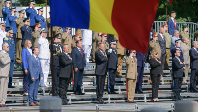 Klaus Iohannis la ceremonia militară organizată cu ocazia încheierii misiunii Armatei României în Afganistan. Foto: presidency.ro