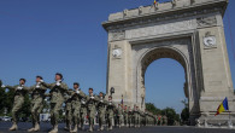 Ceremonie militară organizată cu ocazia încheierii misiunii Armatei României în Afganistan, la Arcul de Triumf, în București, 21 iulie 2021. Foto: Inquam Photos / Octav Ganea | Poza 4 din 9