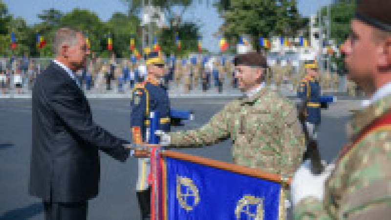 Klaus Iohannis la ceremonia militară organizată cu ocazia încheierii misiunii Armatei României în Afganistan. Foto: presidency.ro | Poza 12 din 15