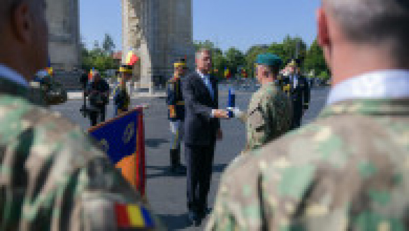 Klaus Iohannis la ceremonia militară organizată cu ocazia încheierii misiunii Armatei României în Afganistan. Foto: presidency.ro | Poza 11 din 15
