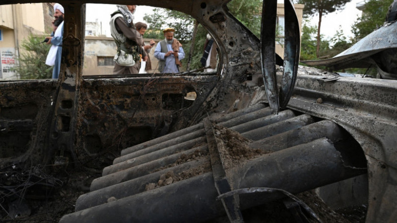 Mașină transformată de teroriștii ISIS-K în lansator de racehte. Foto: Profimedia Images