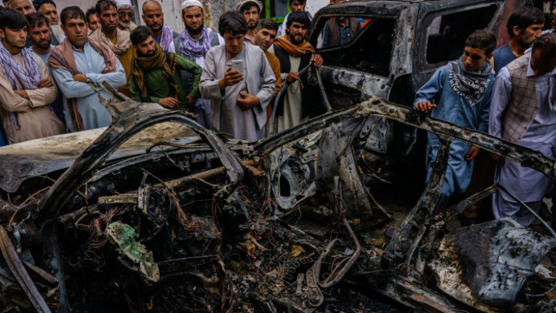 Rămășițele mașinii lovite de drona americană în Kabul. Foto: Profimedia
