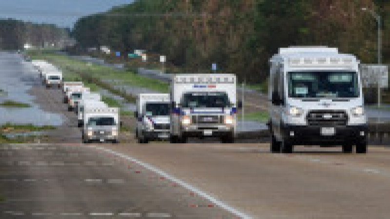 O caravană de ambulanțe se îndreaptă spre New Orleans Foto: Profimedia Images | Poza 25 din 27