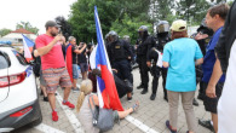 Momentul electoral al premierului ceh a fost deranjat de protestatari Foto: Profimedia | Poza 8 din 11