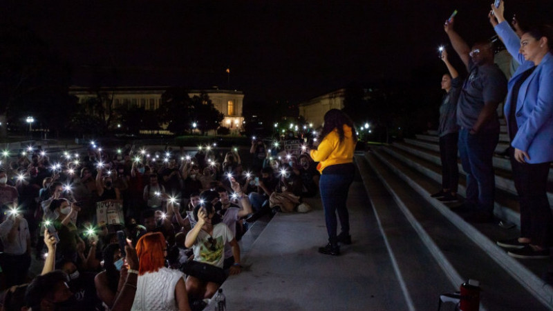 Cori Bush vorbește la un protest față de expirarea moratoriului privind evacuările. Foto: Profimedia Images