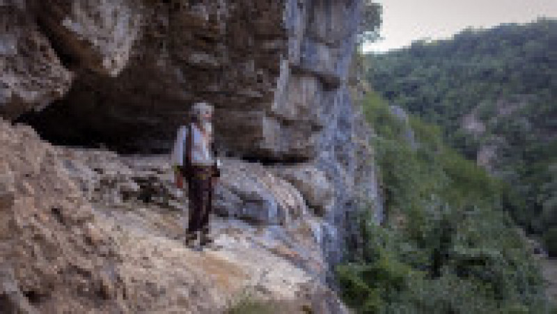 Un bărbat sârb, care locuiește de 20 de ani într-o peșteră, s-a vaccinat anti-Covid. Foto: Profimedia | Poza 9 din 9