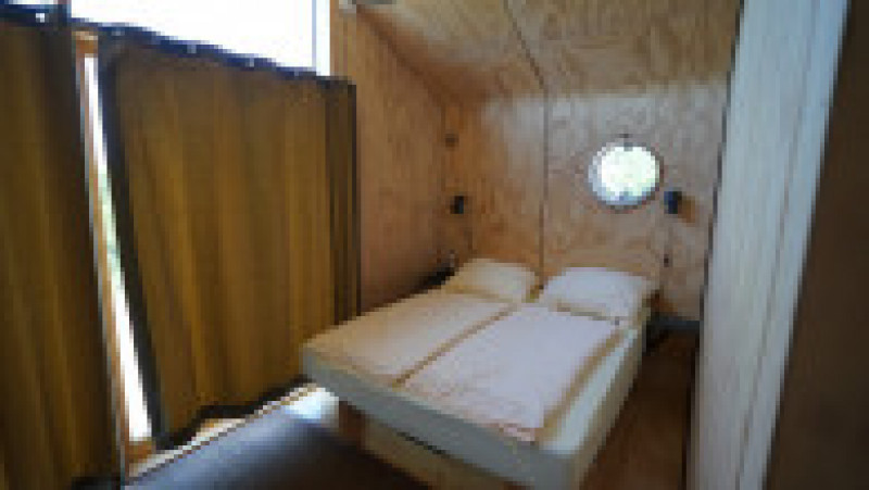 Așa arată dormitorul unei case din carton Foto: Profimedia | Poza 7 din 10